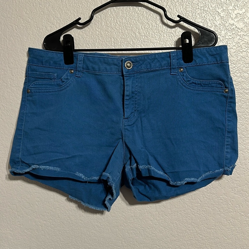 Elle Blue Denim Shorts - Size 16